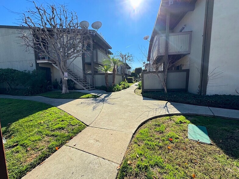 Building Photo - 808 Coriander Dr