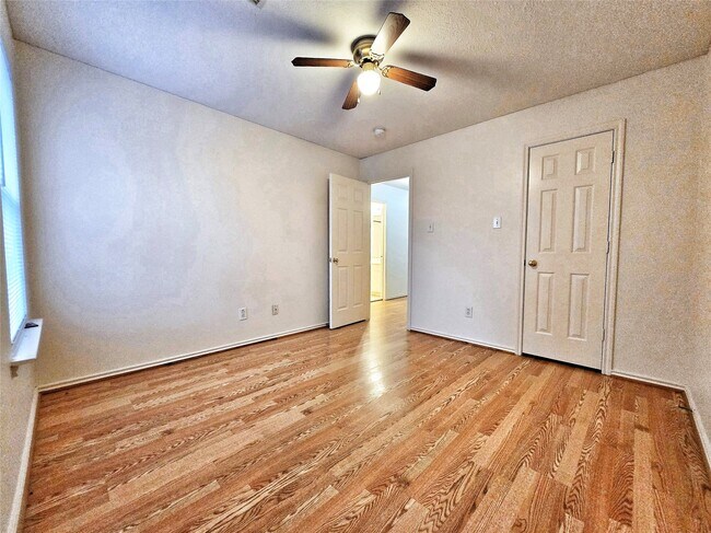 Building Photo - 127 Anise Tree Pl