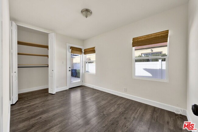 Building Photo - 6323 Farmdale Ave