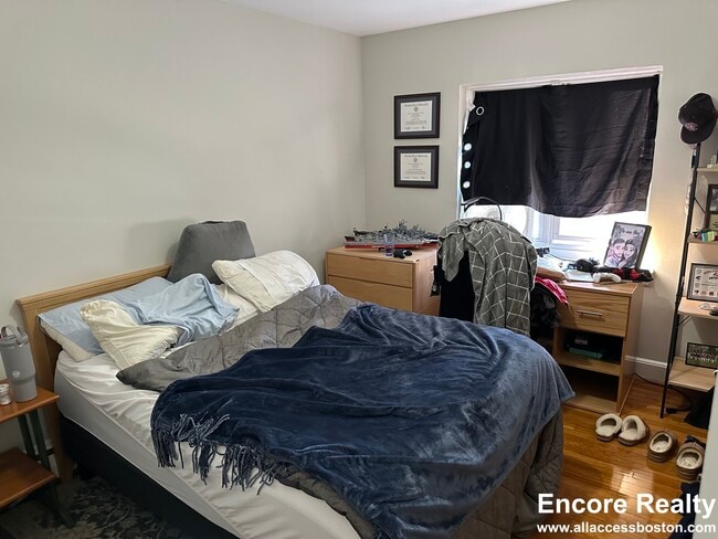 Building Photo - 65 Chiswick Rd