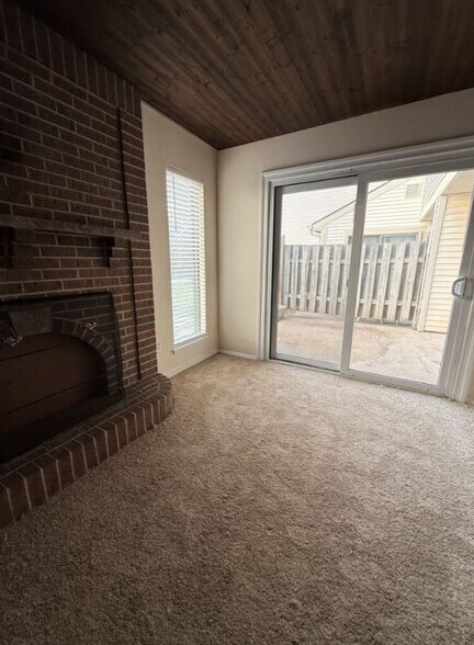 Building Photo - 504 Heritage Dr