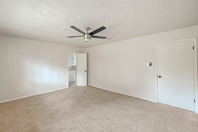 Building Photo - 2330 Grindstone Ln
