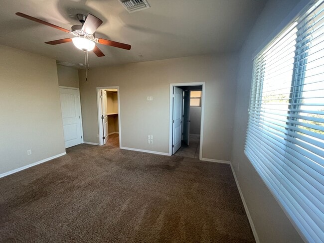 Building Photo - 6132 E Overlook Ln