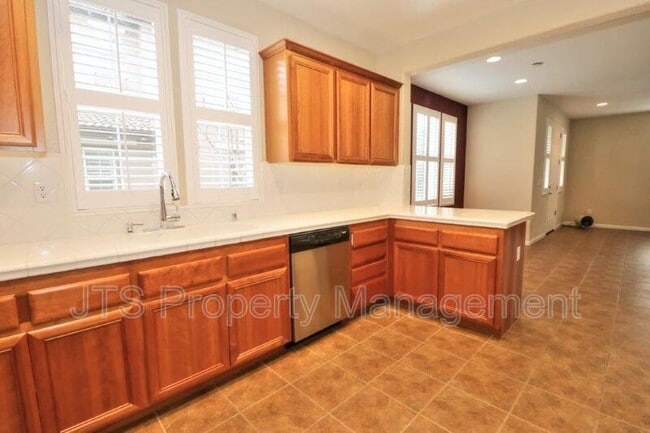 Building Photo - 217 Barnhill Dr