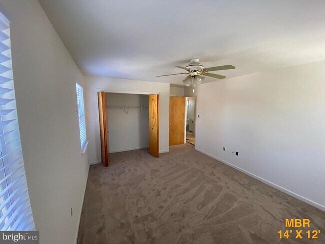 Building Photo - 2825 Mt Carmel Ave