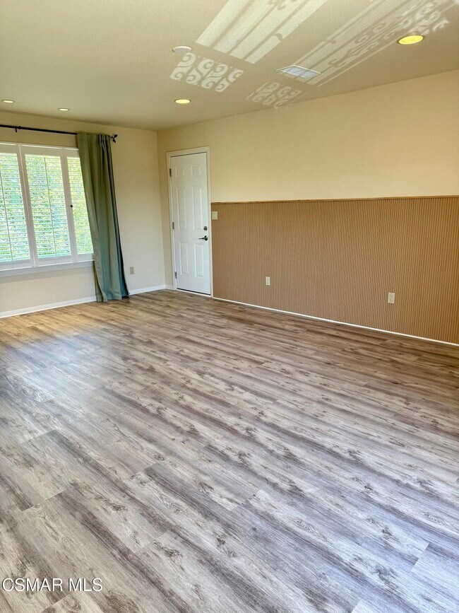 Building Photo - 1922 Golden Sky Cir