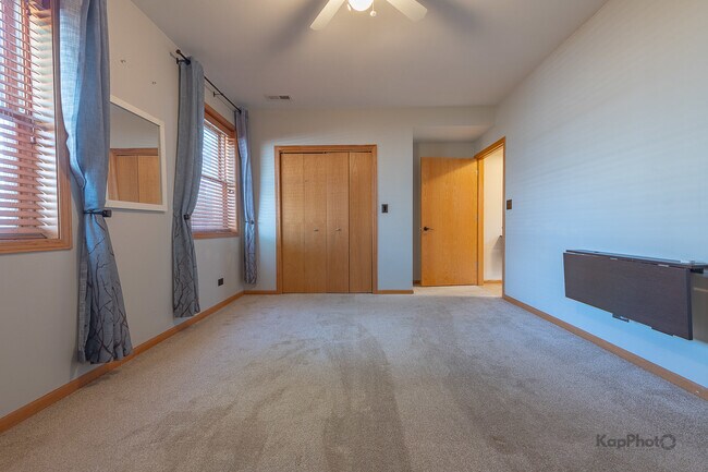 Building Photo - 519 S Maplewood Ave