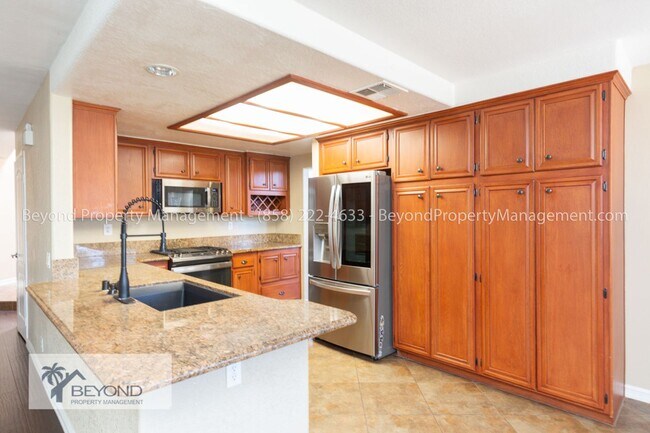 Building Photo - ELEGANT 4BR/2.5BA H in HOME IN OCEANSIDE P...