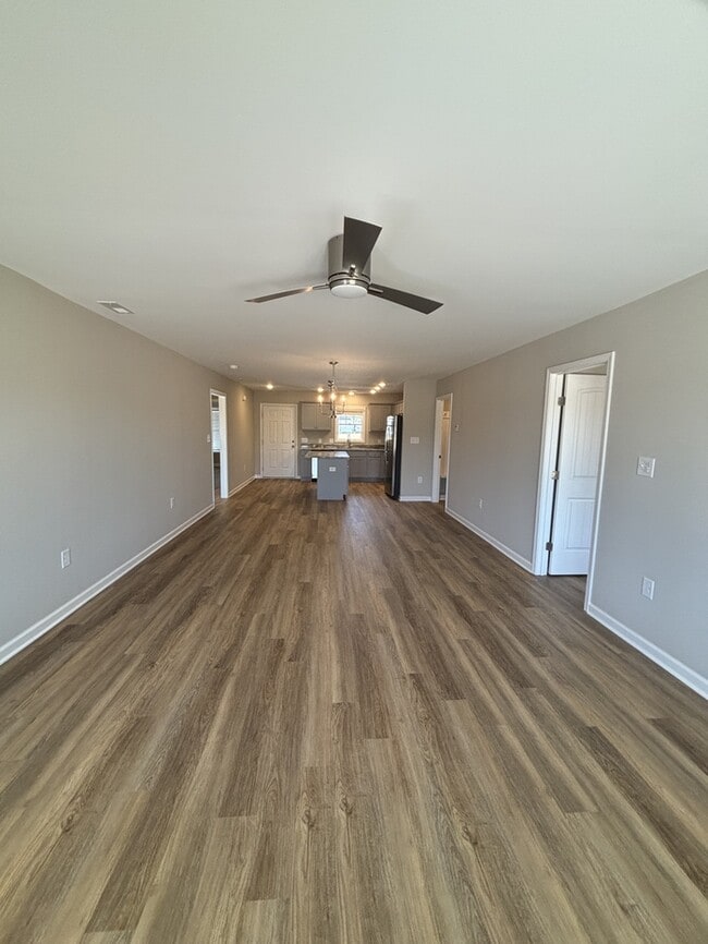 Building Photo - 102 Bradfield Cir