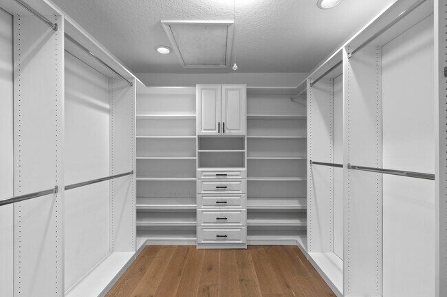 Building Photo - 12931 N Normandy Way