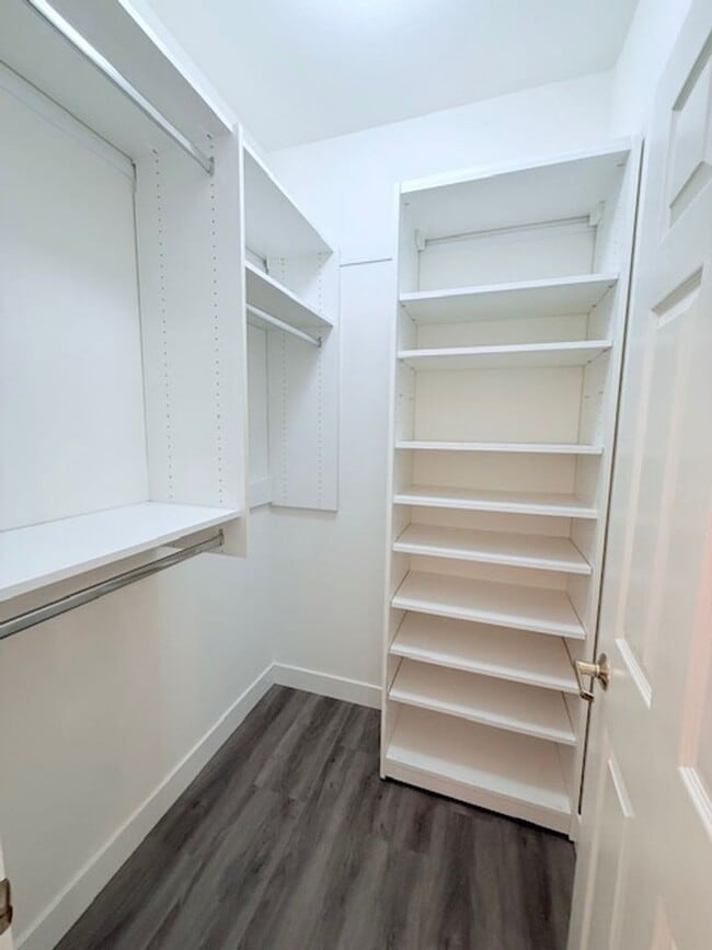 Building Photo - Fully Remodeled End-Unit with Views, Private Garage & Flexible Living Space – South of the Blvd