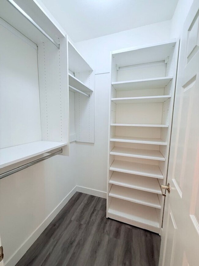 Building Photo - Remodeled 3BD Corner Townhome + Dual Primary Suites + Views | Bella Montana