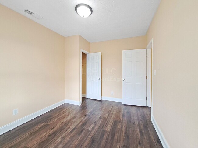 Building Photo - 2751 Alford Ave