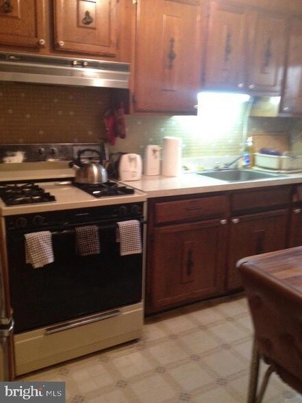 Building Photo - 44 Girard St NE