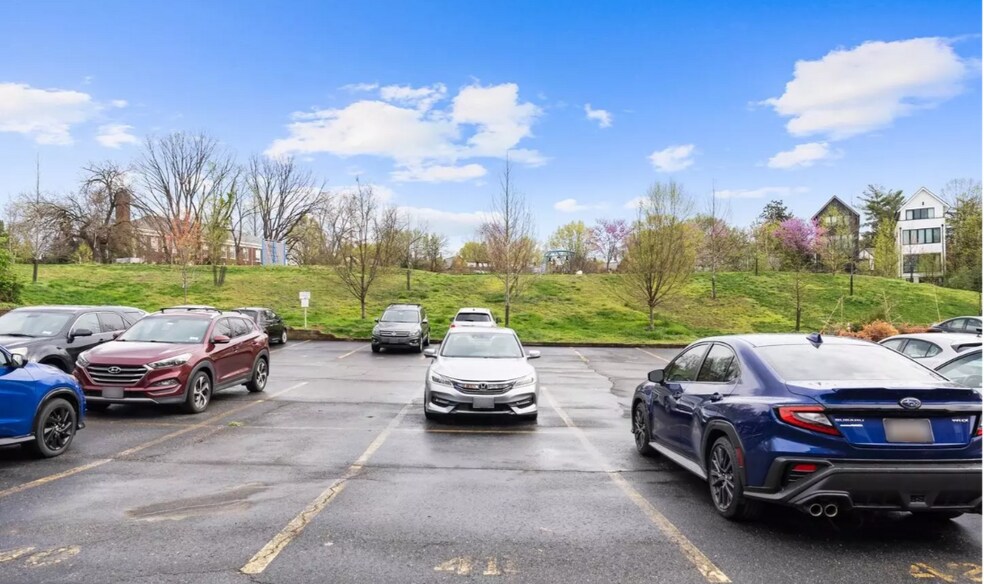 Building Photo - 4491 MacArthur Blvd NW