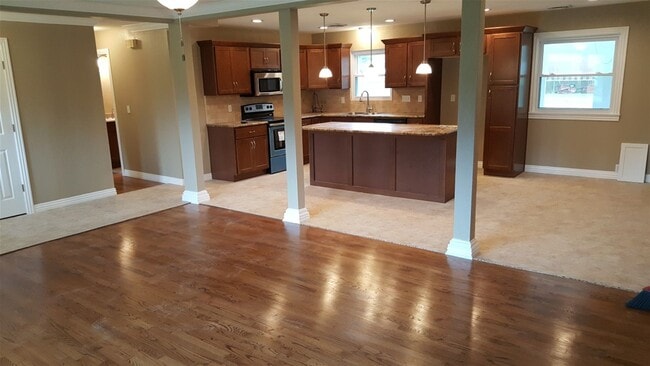 Building Photo - Beautiful Home Owner Finance