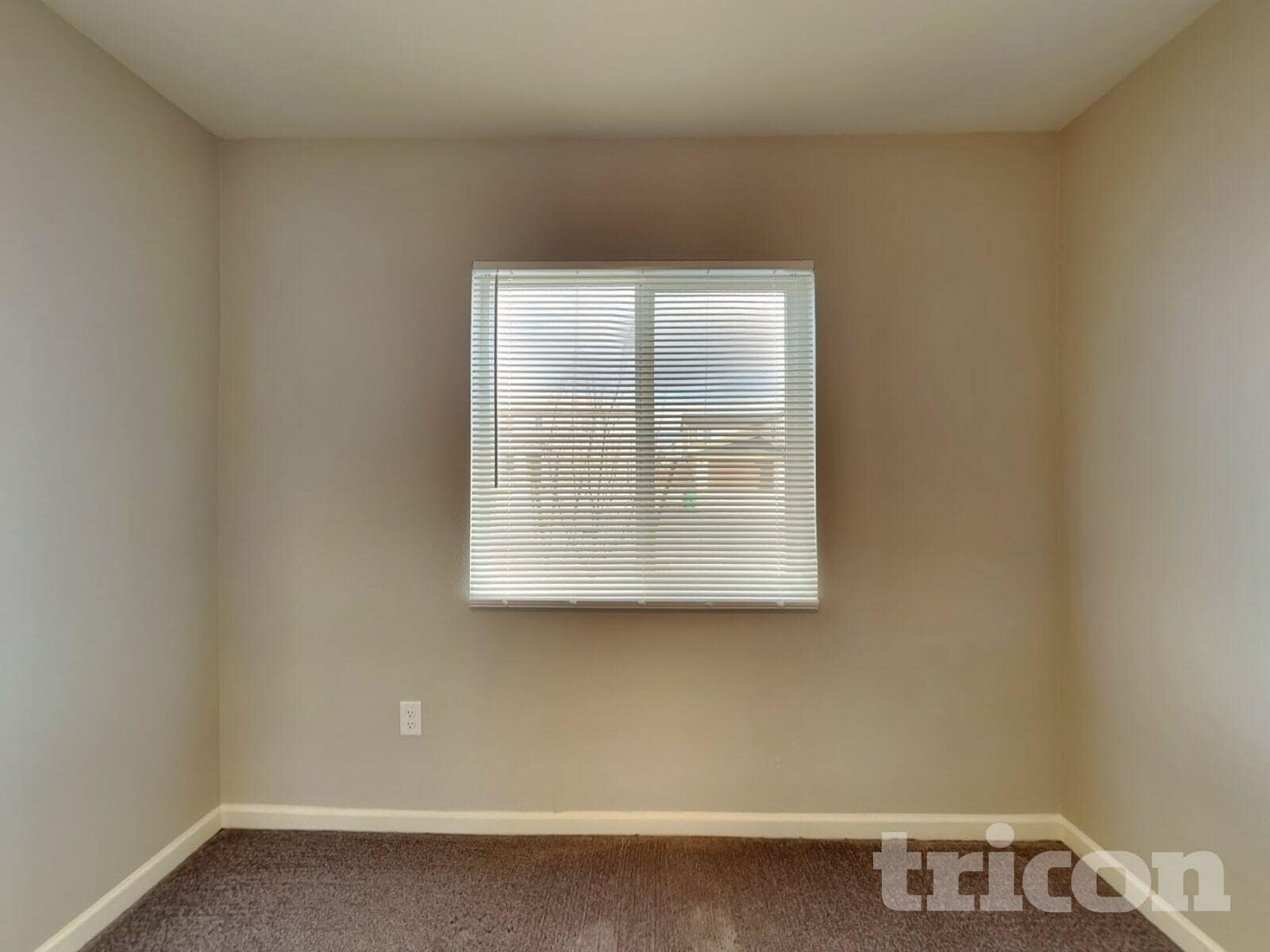 Building Photo - 8962 Wolf River Dr