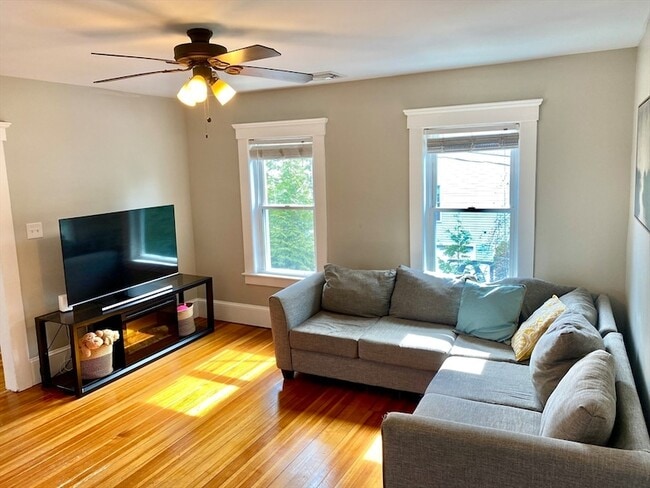 Building Photo - 30 Maple Ave