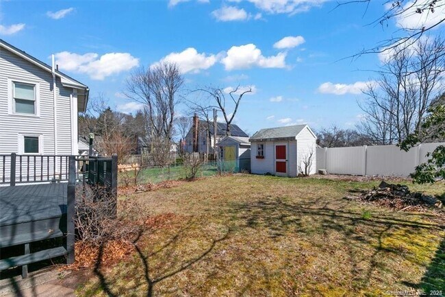 Building Photo - 21 Lilac Ave