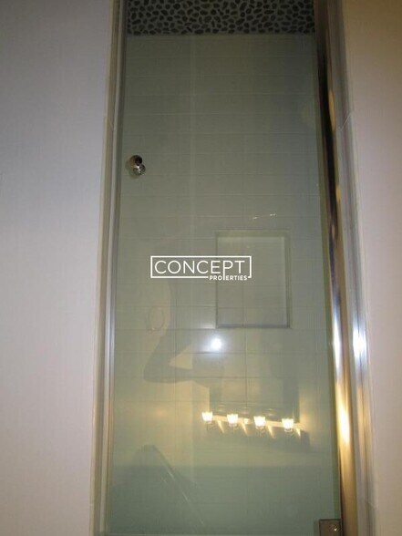 Building Photo - 17 Bow St