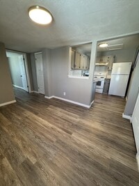 Building Photo - 260 N 3rd W