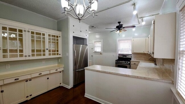 Building Photo - 2039 W Main St