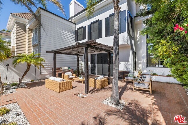 Building Photo - 2241 Canyonback Rd