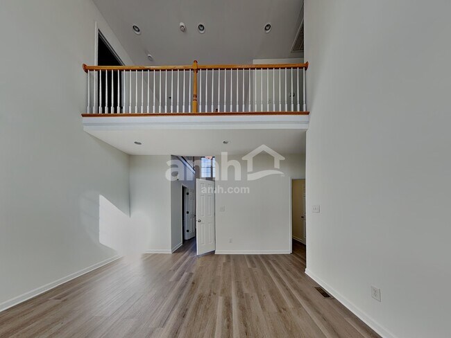 Building Photo - 1312 Ujamaa Dr