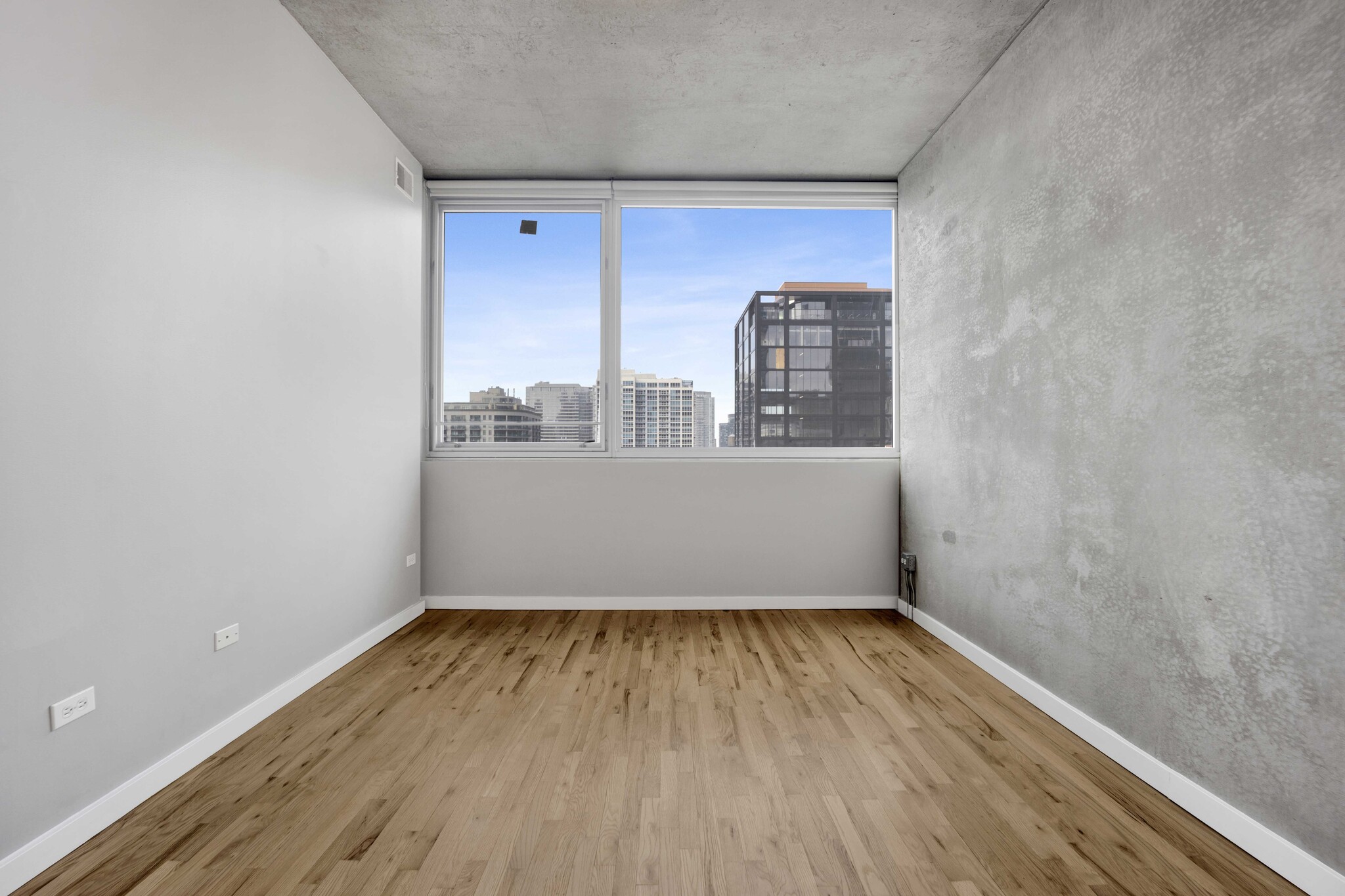 Building Photo - 630 N Franklin St