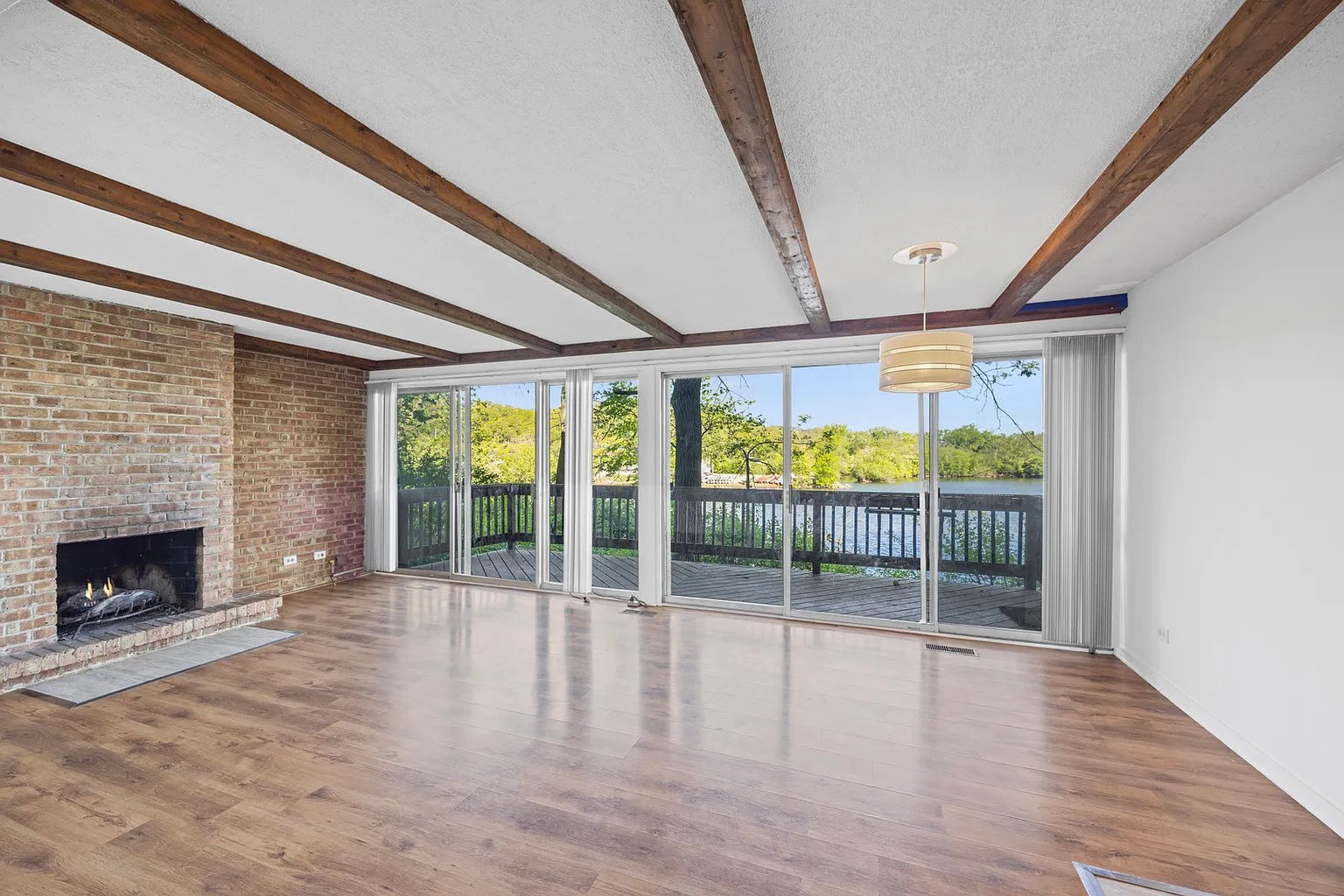 Building Photo - 5544 E Lake Dr