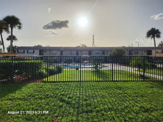 Pristine pool - 5505 Hernandes Dr