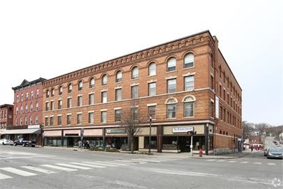 Primary Photo - 398 Main St