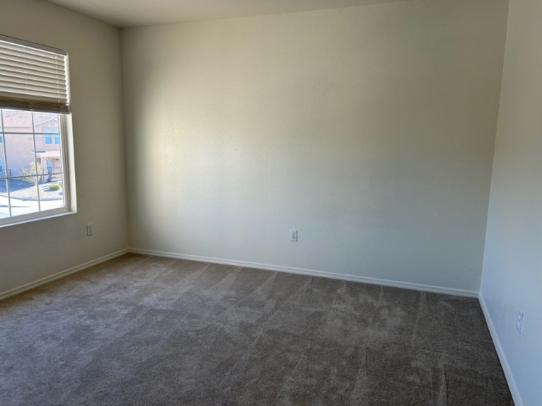 Building Photo - 3723 Oasis Springs Rd NE