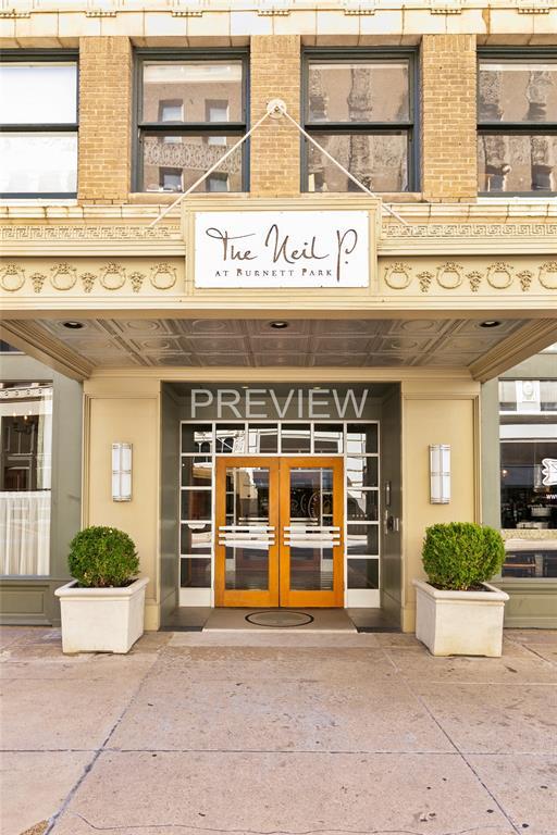 Building Photo - 411 W 7th St