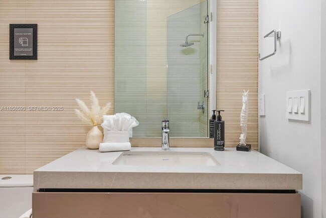 Building Photo - 2700 NE 18th St