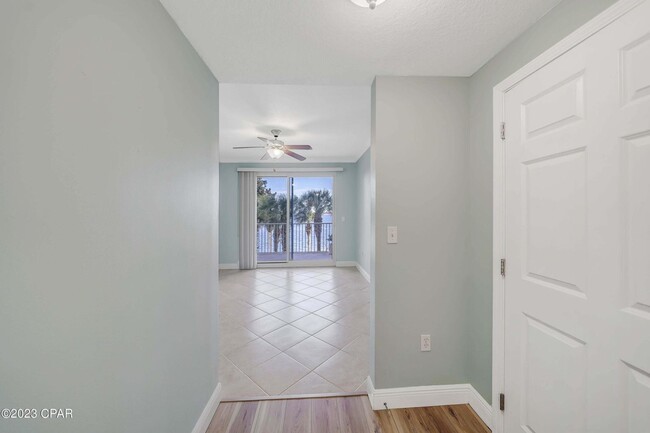 Building Photo - 2400 Grandiflora Blvd