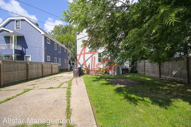 Building Photo - 2 br, 1 bath House - 1335 W 91st (up)