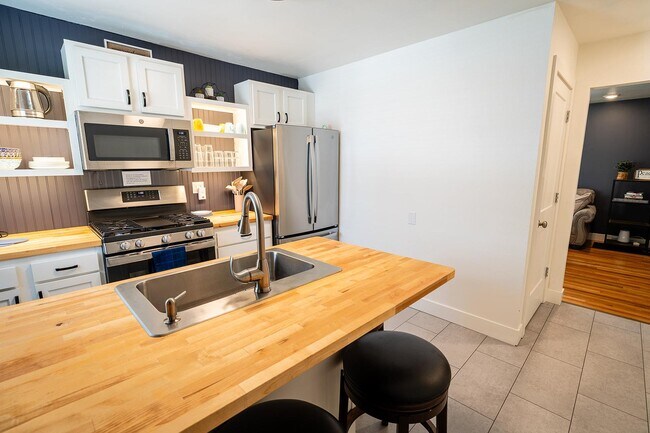 Building Photo - 2510 Braemore Rd