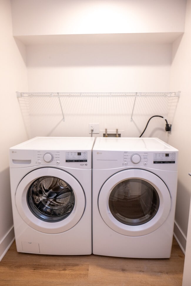 2308 | Washer & Dryer - ArriveKC Condos