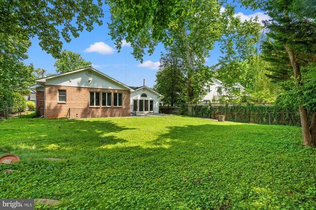 Building Photo - 7504 Radnor Rd