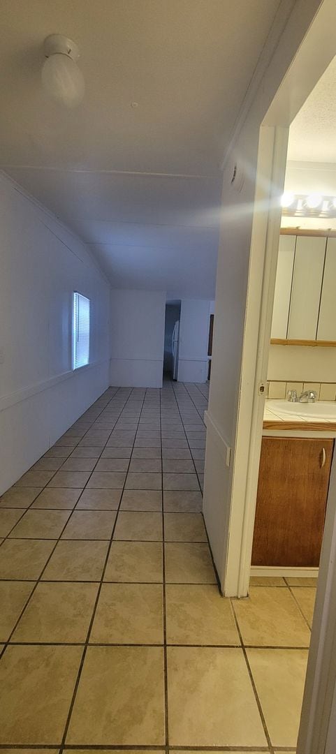 Building Photo - Ready to Move in