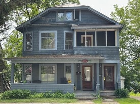 Building Photo - 287 S Winooski Ave