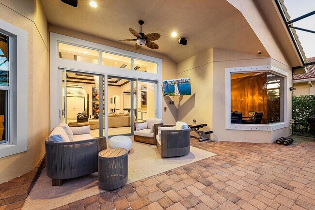 Building Photo - 279 Carina Dr