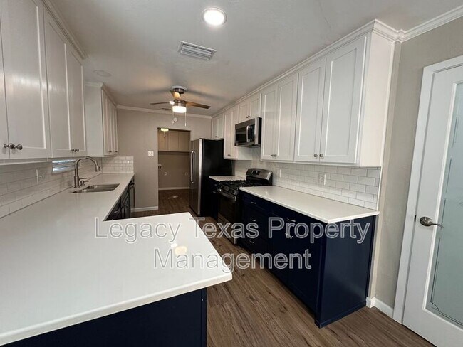 Building Photo - 3613 Wedghill Way