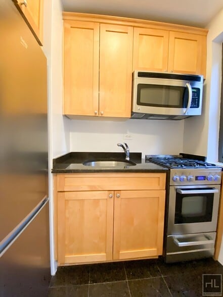 Building Photo - EAST 56 STREET