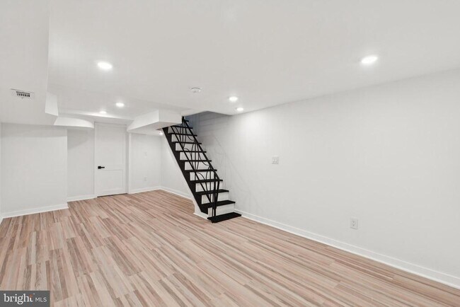 Building Photo - 2242 S Bonsall St