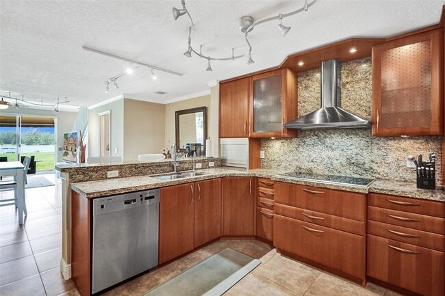 Building Photo - 4059 Crystal Lake Dr
