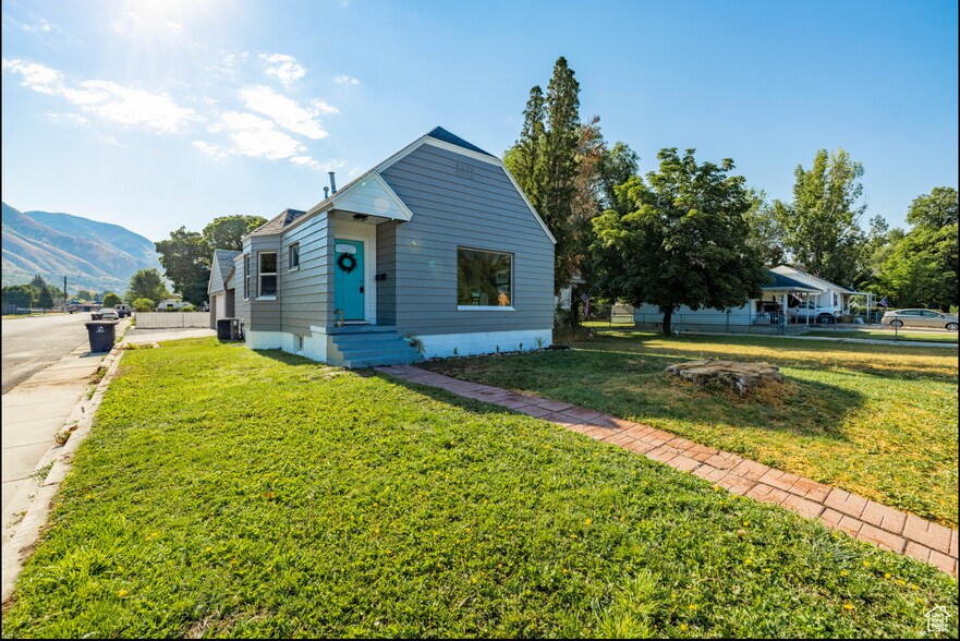 Building Photo - 201 S 400 E