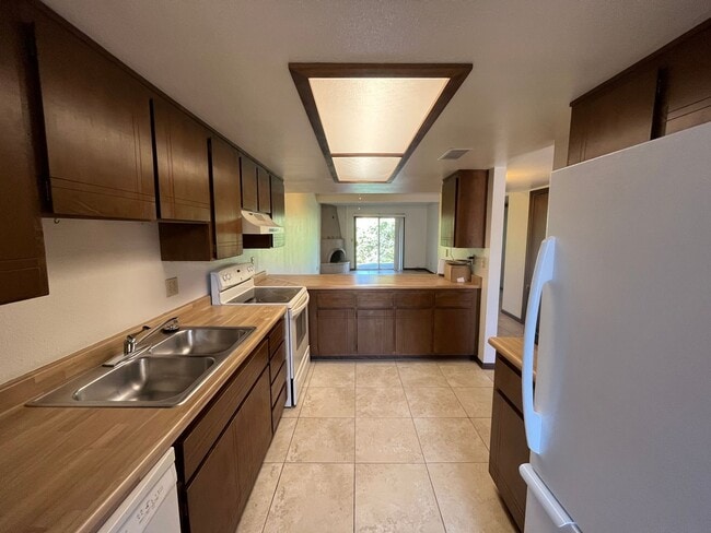 Building Photo - TOWNHOME - VILLAGE OF OAK CREEK - WILD TURKEY