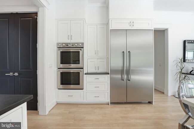 Building Photo - 2504 12th St N